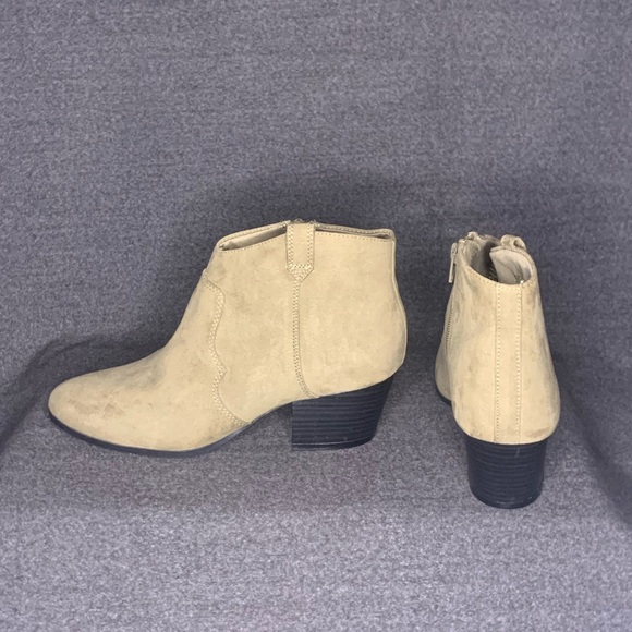 Old Navy Grey Faux Suede Side-zip Ankle Booties Warm - Picture 4 of 6